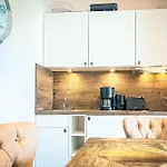 Baltischer Hof 55 *