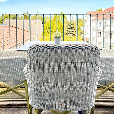 Baltischer Hof 55 *