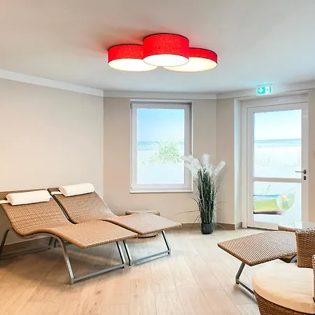 Baltischer Hof 55 *