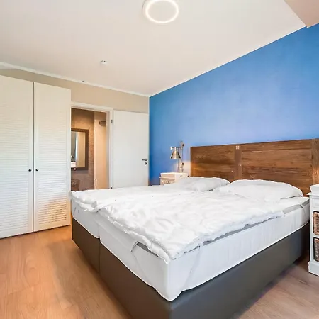 Baltischer Hof 55 *